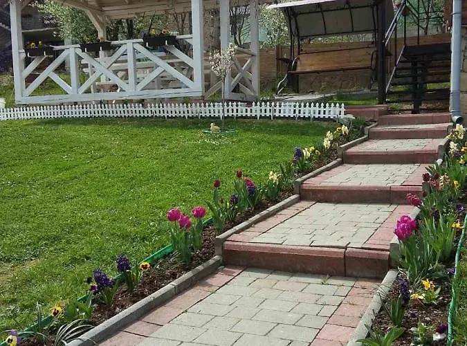 Carpathian Manor Деревянный коттедж *